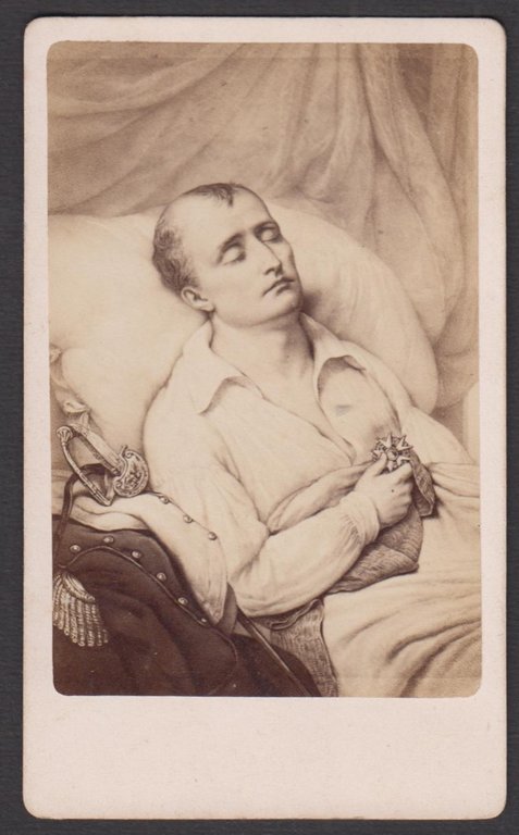 Cdv foto da un'incisione di Napoleone Bonaparte sul letto di …