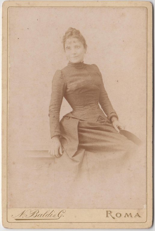 foto photo albumina cabinet card gentildonna in posa by N. …