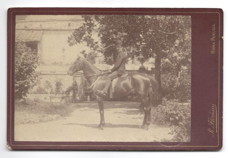 foto photo albumina cabinet card gentiluomo a cavallo by R. …