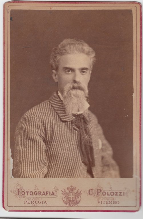 Foto photo cabinet card gentiluomo con barba in posa by …