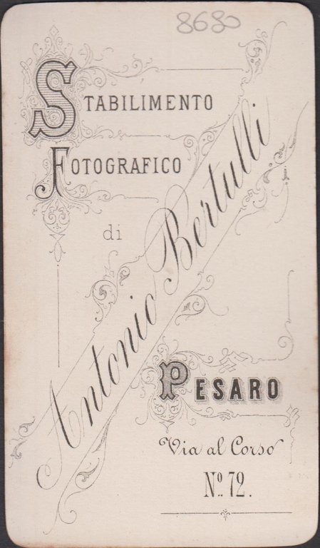 Foto photo cdv bambinacon vestito a scacchi in posa by …