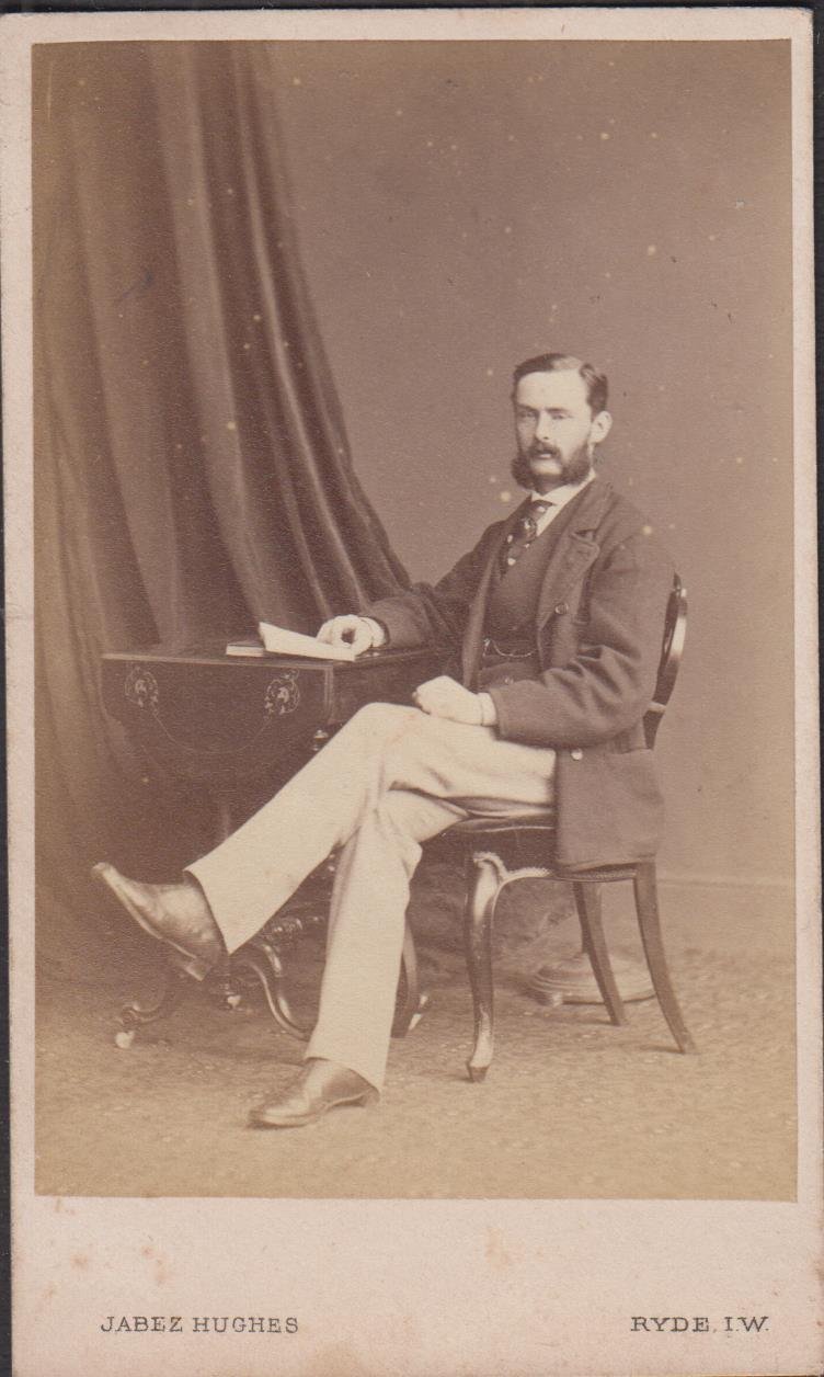 Foto photo cdv gentiluomo inglese seduto by M. Jabez Hughes …