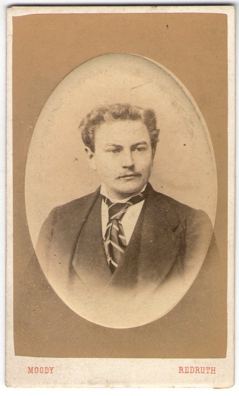 Foto photo cdv ritratto di gentiluomo in ovale by J. …