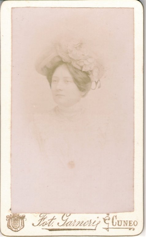 Foto photo gentildonna con cappello by I. Garnieri Cuneo cdv …