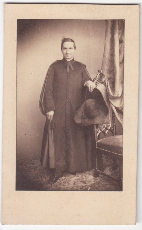 Foto photo sacerdote con mantello in posa by Anonimo 1870 …