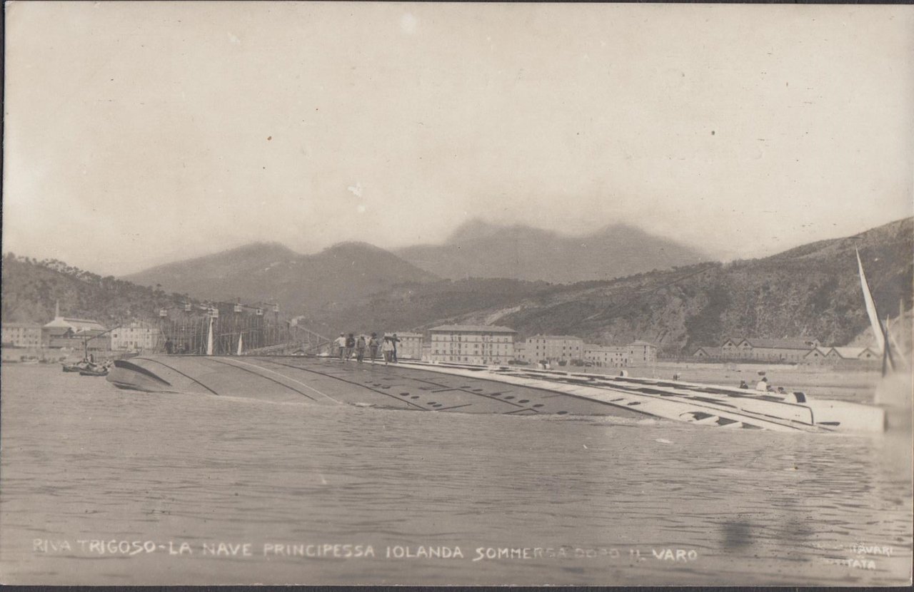 Riva Trigoso La nave Principessa Iolanda sommersa dopo il varo …