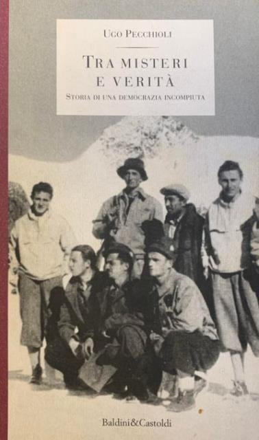 Tra misteri e verità. Storia di una democrazia incompiuta. | Immagine principale