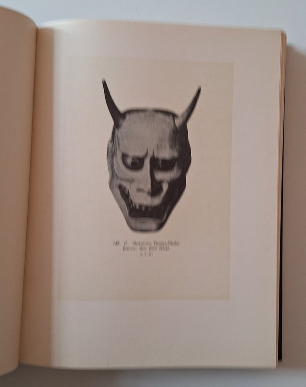 F. PERZYNSKI JAPANISCHE MASKEN NO UND YOGEN W. DE GRUYTER …