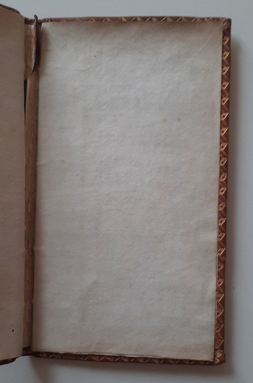 LEGATURA IN PELLE CON FREGI IN ORO ANTICA