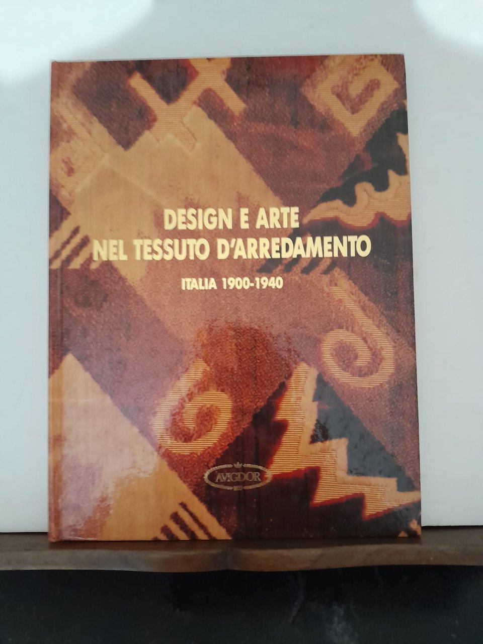 Design e Arte nel tessuto d'arredamento Italia 1900-1940