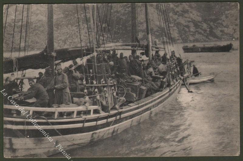 Albania, Skutari. Truppentransport uber den Skutarisee. Cartolina d&#39;epoca, circa 1915.