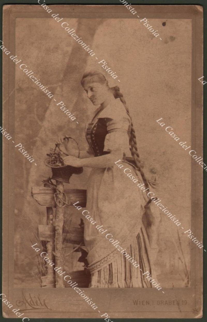 BETTINA baronessa di ROTHSHILD (1858 - 1892). Fotografia originale