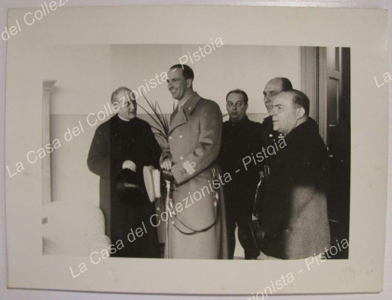 BRA, Cuneo. Studio fotografico Francesco Behrens. Primo piano del principe …