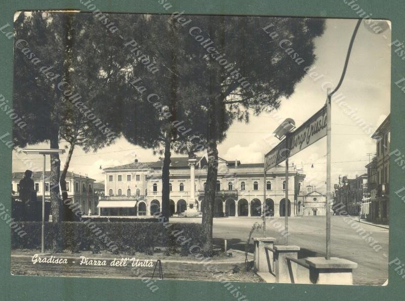 GRADISCA, Gorizia. Piazza UnitÃ . Cartolina d&#39;epoca viaggiata