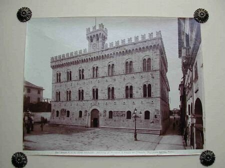 (Liguria) Chiavari. Il palazzo del tribunale.