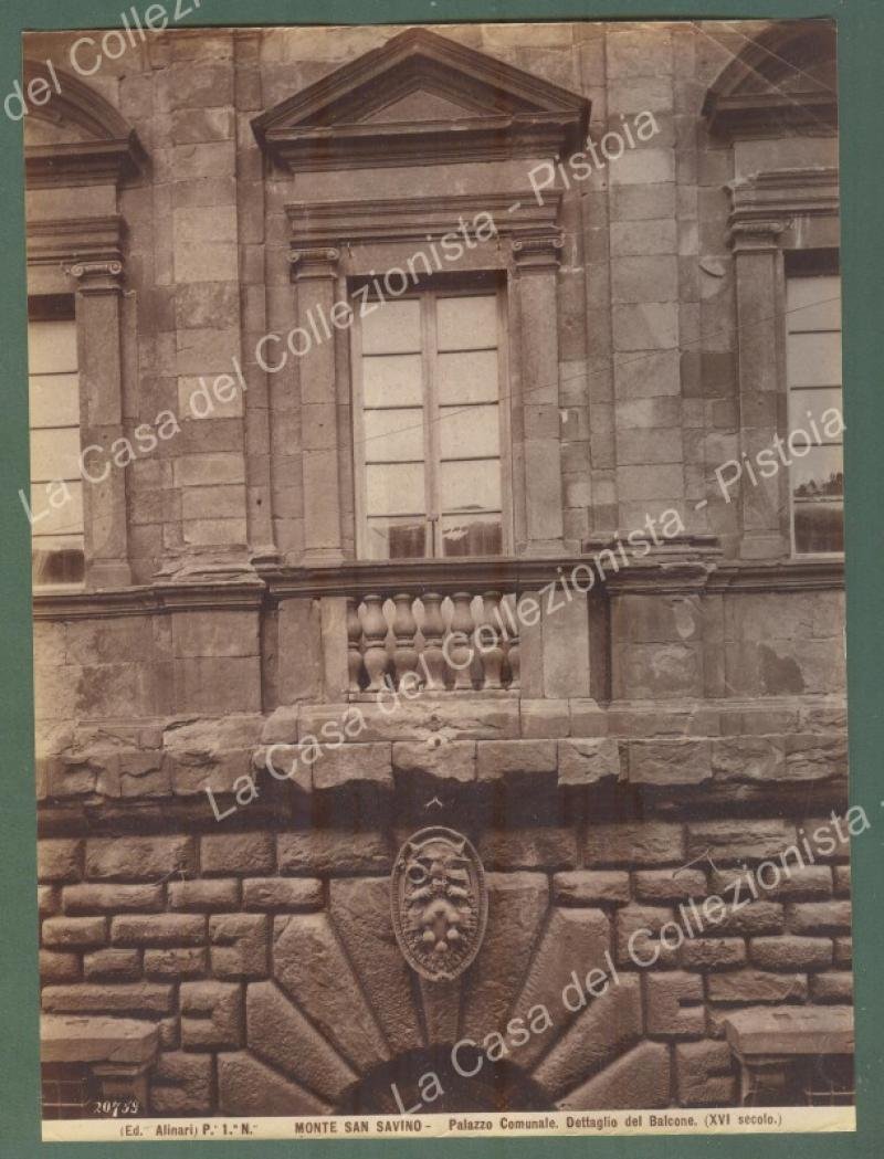 MONTE SAN SAVINO, Arezzo. Palazzo comunale, un balcone. Foto originale …