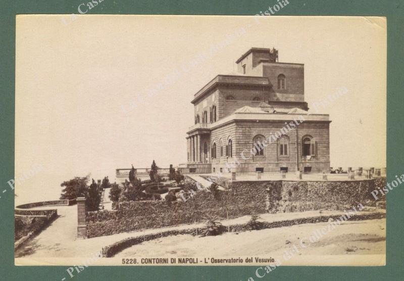 NAPOLI. Circa 1880. Contorni Napoli. Osservatorio del Vesuvio. Foto originale