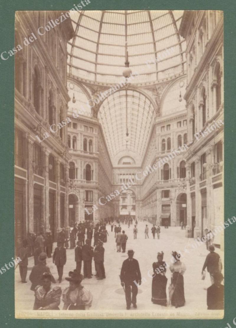NAPOLI. Circa 1880. Interno della Galleria Umberto I. Foto originale …