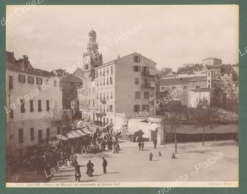 SAN REMO. Piazza del mercato. Fotografia Brogi, circa 1890.