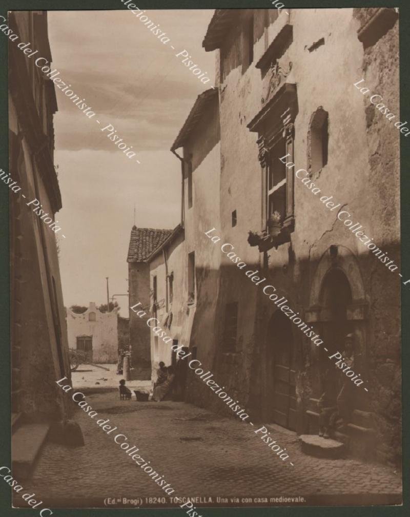 TOSCANELLA, Viterbo. Una via. Fotografia originale, circa 1920.