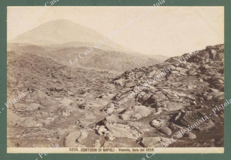 VESUVIO. Circa 1880. Contorni di Napoli-Vesuvio, lava del 1858. Foto …