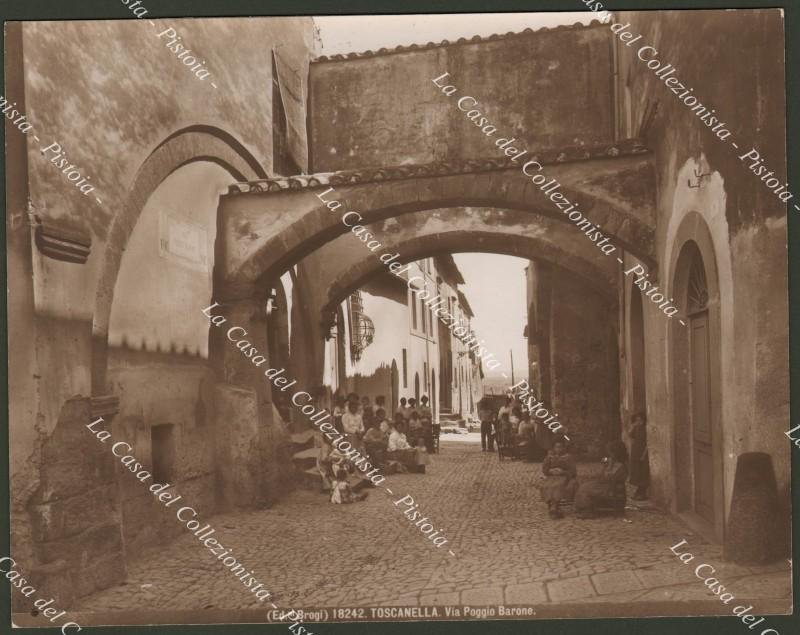 Viterbo, TOSCANELLA. Via Poggio Barone. Fotografia originale, circa 1920.