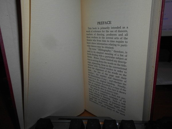 A Bibliography of Dancing
