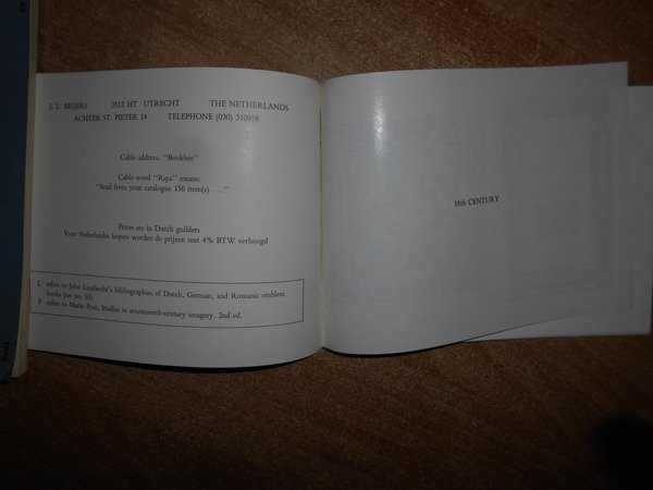 A catalogue of 212 emblem books. Iconography 50 emblem books …