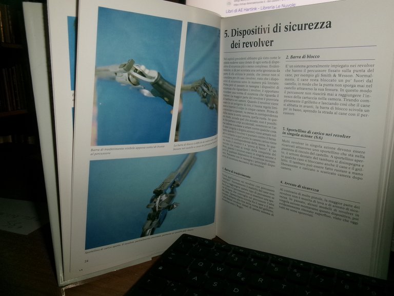 A.E. HARTINK. Enciclopedia delle Pistole e delle Rivoltelle 1997