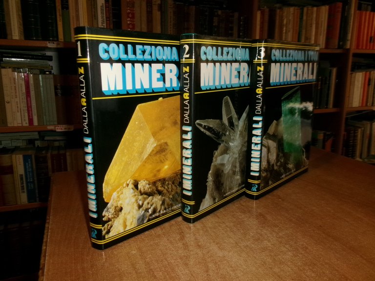 AA. VV. COLLEZIONA i tuoi Minerali. Alberto Peruzzo, 1983