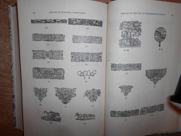 CATALOGUE d' une Collection unique de volumes imprimés par LES …