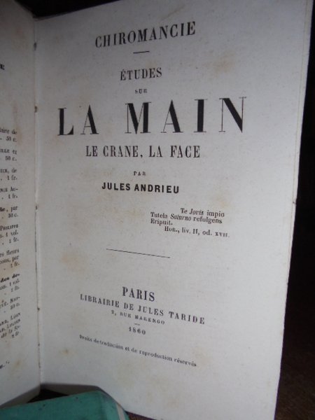 Chiromancie: études sur la main, le crane, la face