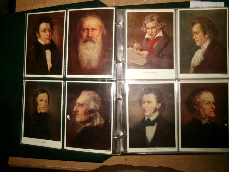 Collezione di cartoline di vari argomenti alcune viaggiate in album …