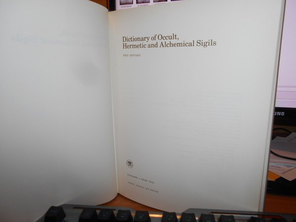 DICTIONARY OF OCCULT, HERMETIC AND ALCHEMICAL SIGILS