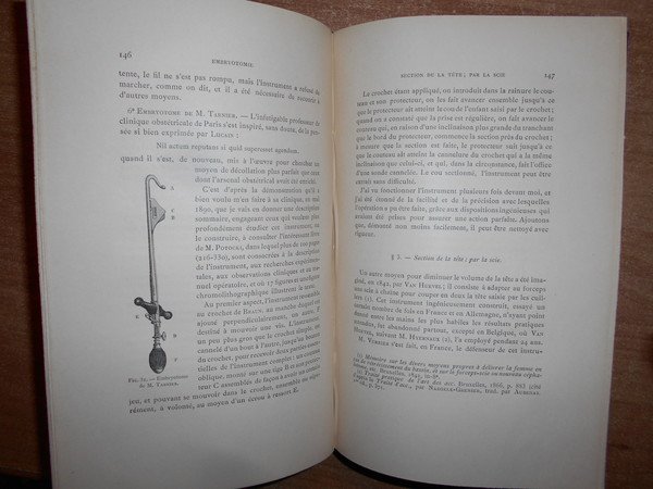 Essai d' une Histoire de l' Obstétricie. Traduit de l' …