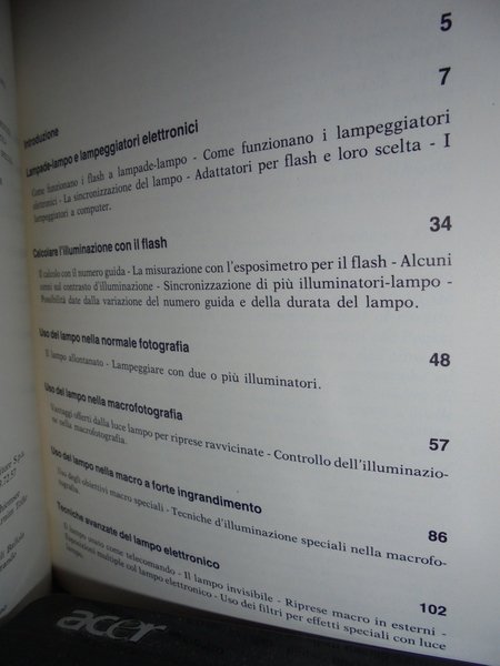 FLASH. Uso e tecnica dei lampeggiatori elettronici