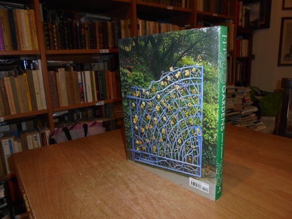 Gardens Private & Personal: A Garden Club of America