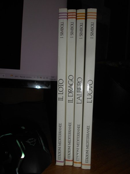 I SIMBOLI: Il Loto. Il Drago. L' Albero. L' Uovo.