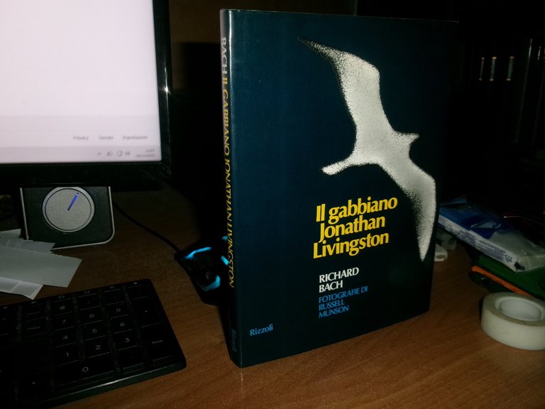 IL GABBIANO Jonathan Livingston Richard Bach Fotografie di Russel Munson …