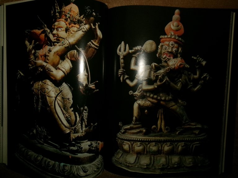 LE BOUDDHISME TIBETAIN ET SES MYSTERES. Li Jicheng, Gu Shoukang... …