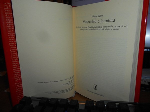 MALOCCHIO E JETTATURA. Le forme, la storia, l' analisi di …