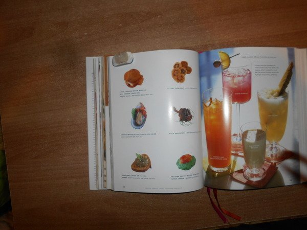 Martha Stewart's Hors D'Oeuvres Handbook. With by DANA SPUNGEN