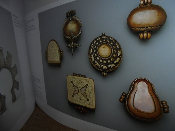 ORNAMENTI del Corpo Gioielli di una collezione