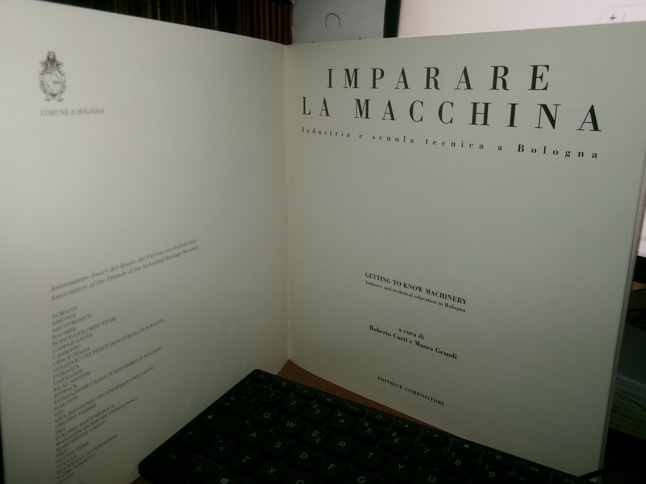 ROBERTO CURTI e MAURA GRANDI. Imparare la Macchina/Getting to Know …