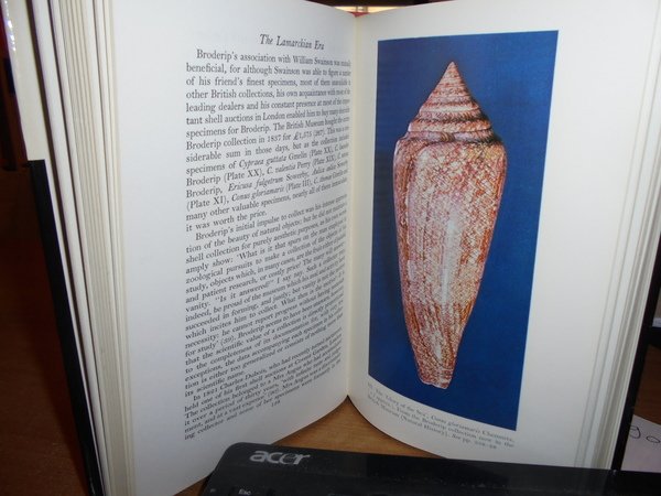 SHELL COLLECTING. An Illustrated History