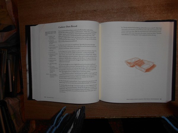 THE BREAD BIBLE. 300 Favorite Recipes.