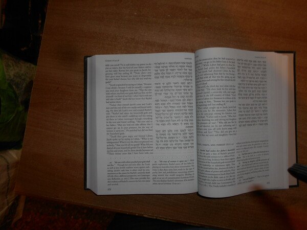 THE TORAH. A WOMEN'S COMMENTARY