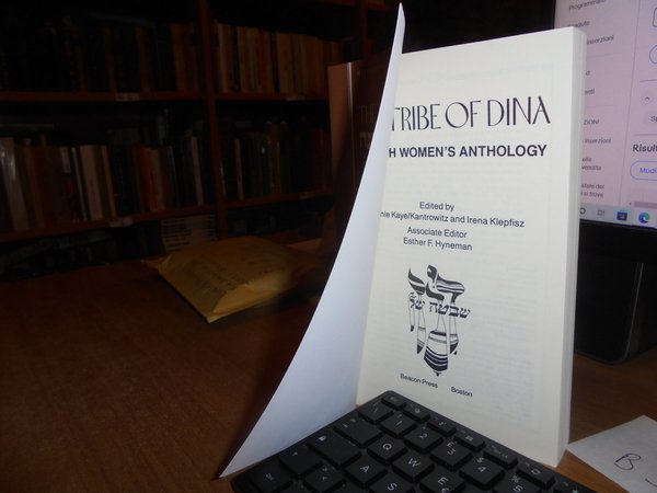 THE TRIBE OF DINA. A Jewish Women's Anthology