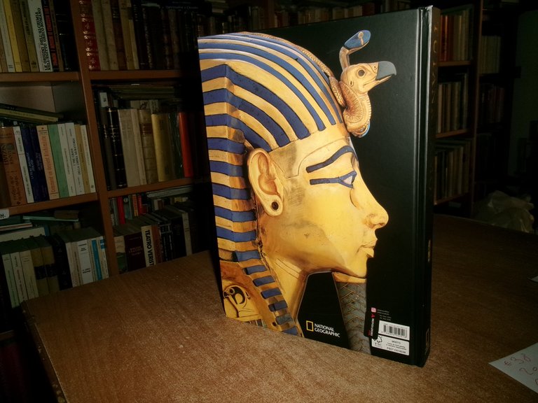 TUTANKHAMON. Testi di T.G.H. JAMES...National Geographic, 2022