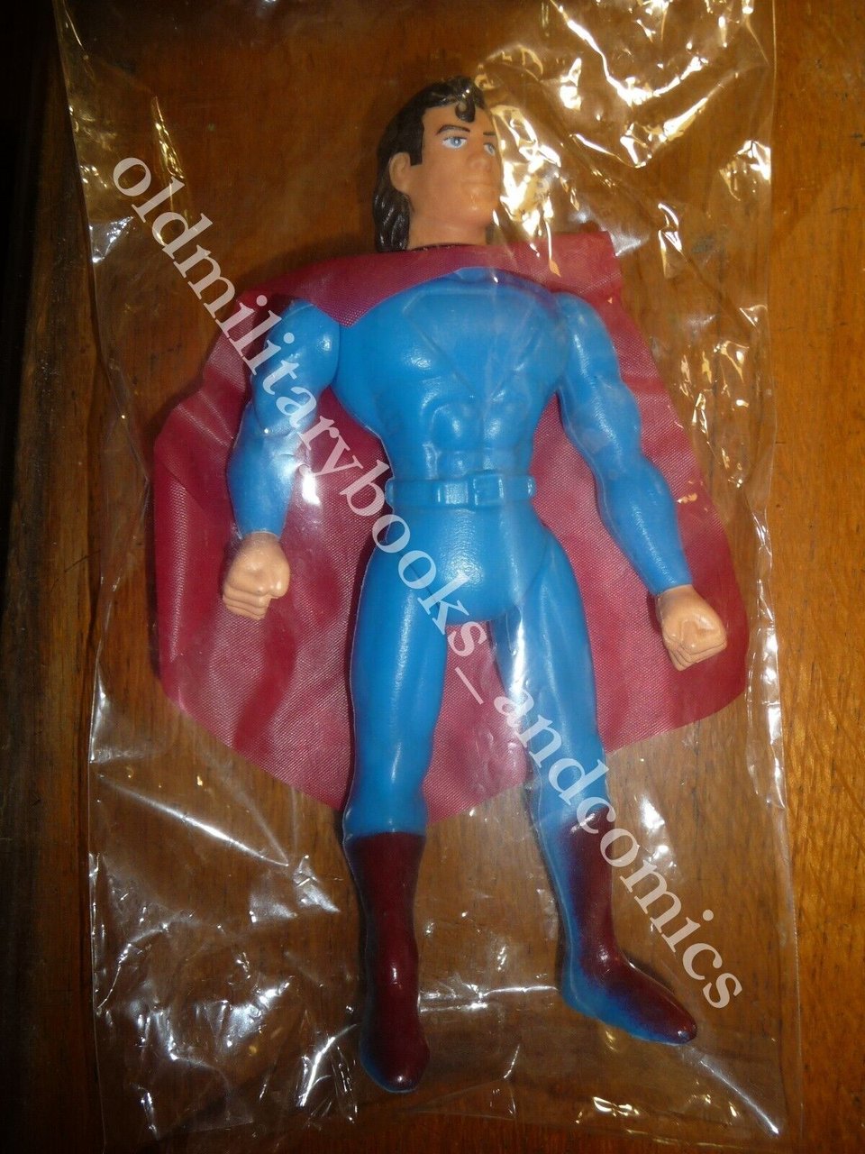 PUPAZZO SUPERMAN IN PLASTICA DURA